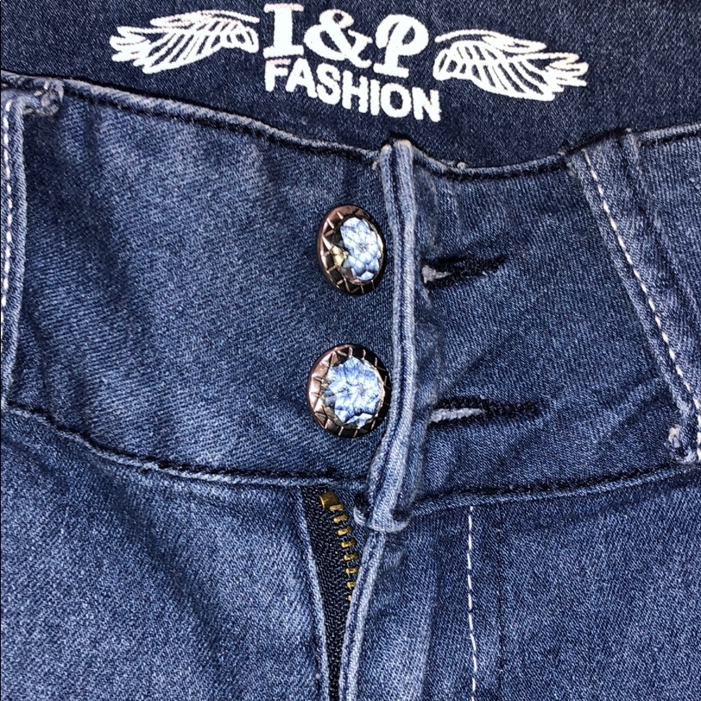 Medium wash high rise jeans - Picture 2 of 4